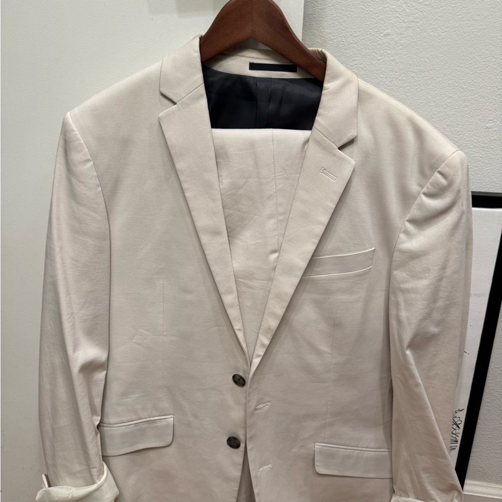 Suit - Picture 3 of 3